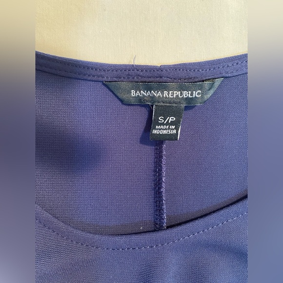 Banana Republic sleeveless top.  EUC - Picture 6 of 9